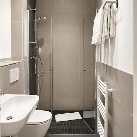 Otel Select & Aparts 3*
