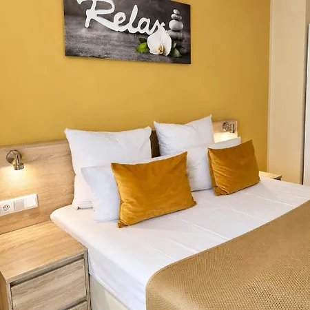 Otel Select & Aparts 3*